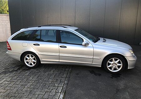Mercedes-Benz C 180 gebraucht kaufen Mercedes-Benz C 180 KOMPRESSOR T CLASSIC Classic