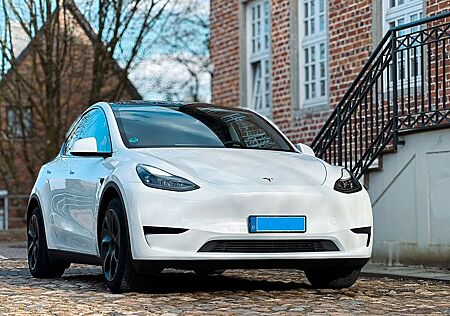 Tesla Model Y RWD · 1.Hand · AHK · 33tkm · TÜV neu