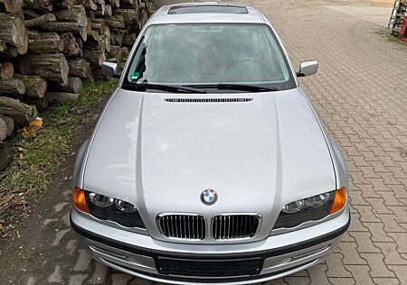 BMW 320i