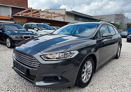 Ford Mondeo Navi .Xenon 8 Fachbereift Tüv Neu