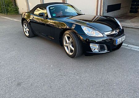Opel GT - -Garagenfahrzeug!