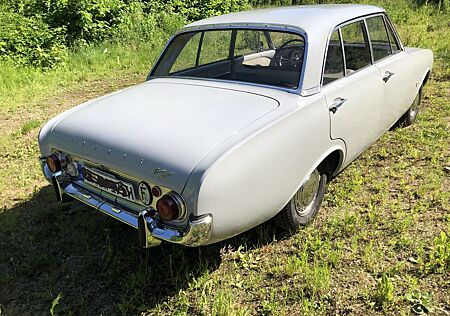 Ford Taunus "BADEWANNE", 4-türig
