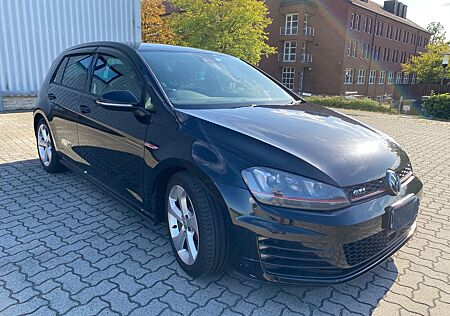 VW Golf Volkswagen 2.0 TSI DSG BMT GTI GTI