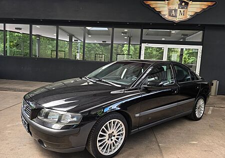 Volvo S60 2.4 Lim. Summum LEDER/AHK/Technik+Optik-TOP