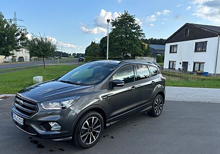 Ford Kuga 2,0 TDCi 4x4 110kW ST-Line