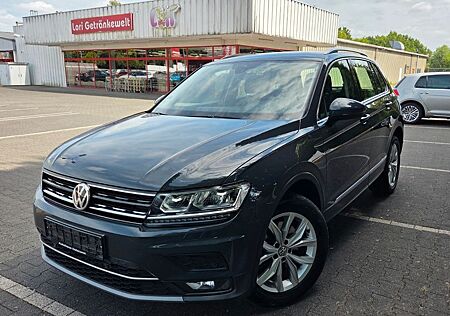 VW Tiguan Volkswagen Highline239PS-4X4*STANDHEIZ+LEDER+LED+NAV