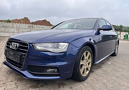 Audi A4 Avant S line Sportpaket / plus Navi Xenon Led