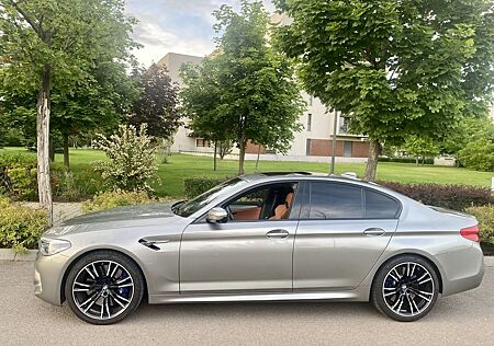 BMW M5 New tires, new service, WBSJF01010BS90781
