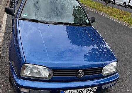 VW Golf Volkswagen 1.4 | TÜV 03/27 | Garagenwagen
