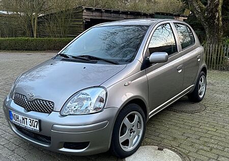 Toyota Yaris 1.3 -