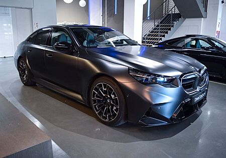 BMW M5 -ELECTRIC TRAILER HITCH-BOWER&WILKINS DIAMON