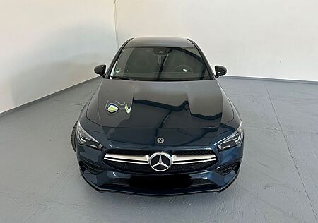 Mercedes-Benz CLA 35 AMG Mercedes-AMG CLA 35 4MATIC