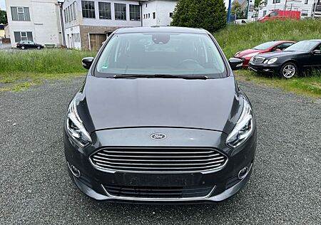 Ford S-Max Titanium