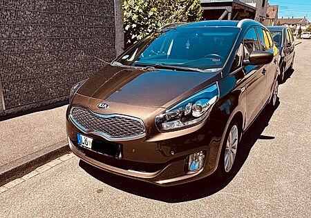 Kia Carens 1.6GDI Dream-Team Edition