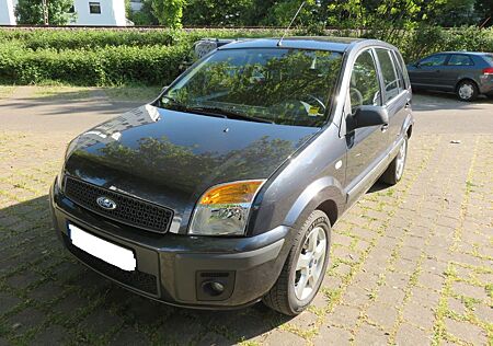 Ford Fusion 1,4 16V Garagenwagen 1. Hand TÜV 1/2027