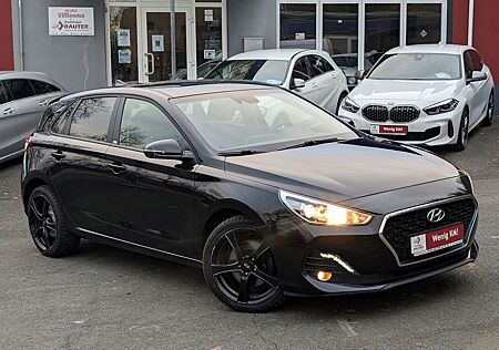 Hyundai i30 1.4 T YES! 2020 NAVI KAMERA Sitzheiz 89tKM!