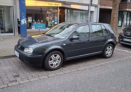 VW Golf Volkswagen 2.0 Auto Basis Basis