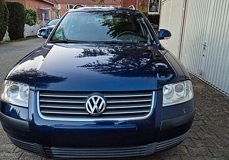 VW Passat Variant Volkswagen 2.0 Auto Basis Variant Basis
