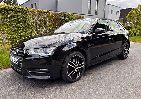 Audi A3 1.6 TDI Navi Sitzheizung Anhängerkupplung