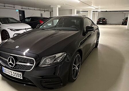 Mercedes-Benz E 200 Autom. -AMG PANO BURMESTER