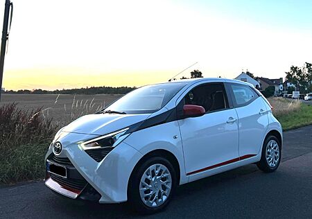 Toyota Aygo (X) Aygo (X) 1,0-l-VVT-i x-JBL x-JBL