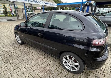 Seat Ibiza 1.4 16V 55kW Reference Reference