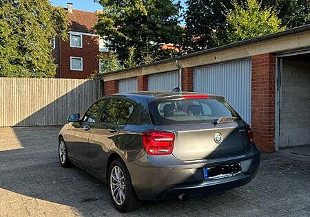 BMW 118i - Steuerkette Neu! Bi-Xenon Schweinwerfer!