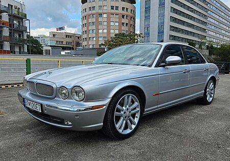 Jaguar XJR 4.2 V8