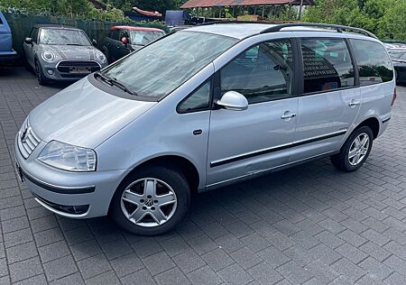 VW Sharan Volkswagen United*7-Sitzer*SHZ*NAVI*2Hand