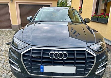 Audi Q5 40 TDI S tronic quattro -