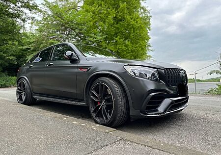 Mercedes-Benz GLC 63 AMG COUPÉ / 600 PS / Schwarz Matt Satin