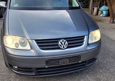 VW Touran Volkswagen 2.0 TDI DSG 7 Plätze
