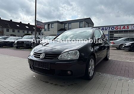 VW Golf Volkswagen V Lim. United
