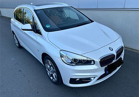 BMW 218i Active Tourer Luxury Line SHD LED ACC Leder