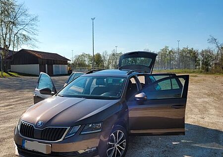 Skoda Octavia Soleil 1.5 DSG Navi Canton Pano Kam ACC