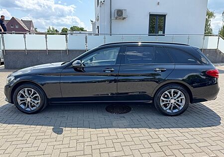 Mercedes-Benz C 220 T BlueTec / d*AVANTAGARDE*PANO/BURMESTER