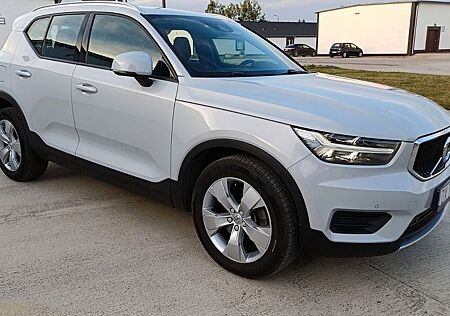 Volvo XC 40 XC40 D3 Momentum 2.0D AWD 4x4