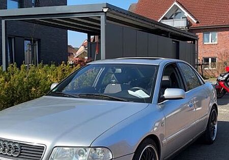 Audi A4 2.8 quattro V6
