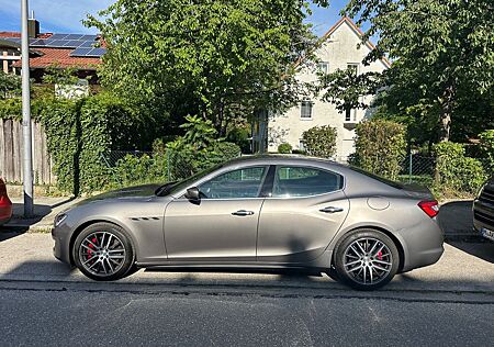 Maserati Ghibli 3.0 V6 350HP -