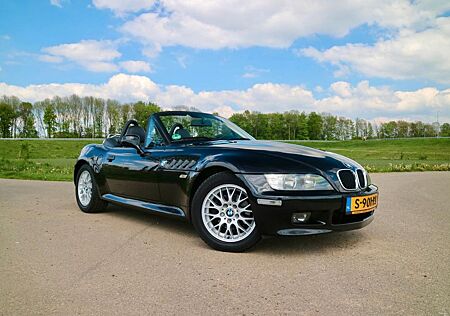 BMW Z3 Roadster 1.9i Top gepflegt Garagefahrzeug