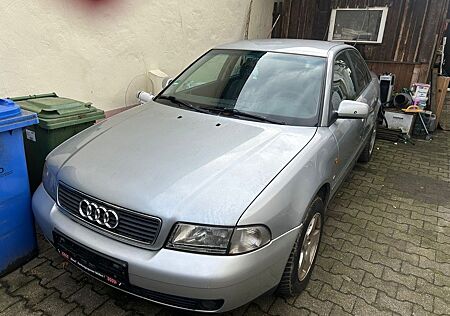 Audi A4 gebraucht kaufen Audi A4 1.6 -