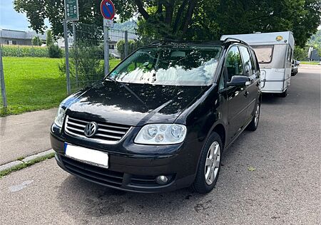 VW Touran Volkswagen 2.0 TDI DPF / 7-Sitze Zahnrieme-Tüv Neu