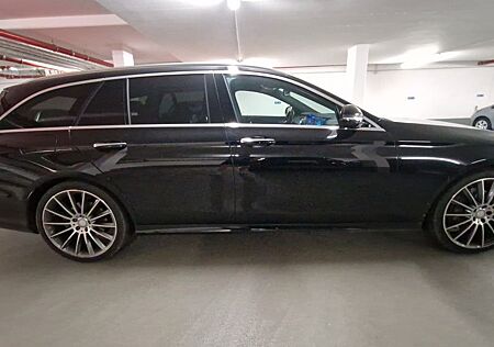 Mercedes-Benz E 220 E 220d T AMG Line Autom. AMG Line