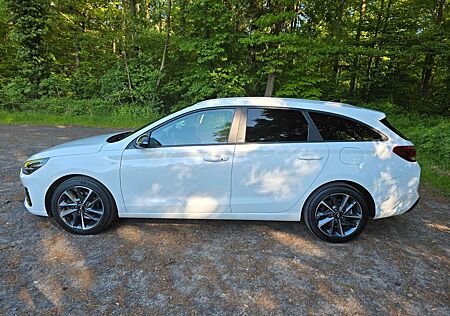 Hyundai i30 1.5 T-GDI Hybrid EDITION 30+ DCT EDITION 30+