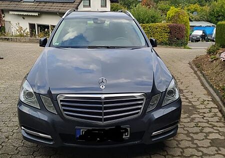 Mercedes-Benz E 200 T BlueEFFICIENCY ELEGANCE ELEGANCE