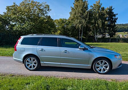 Volvo V70 D5 Summum