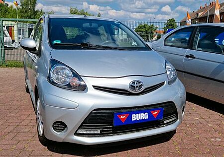Toyota Aygo (X) Aygo (X)