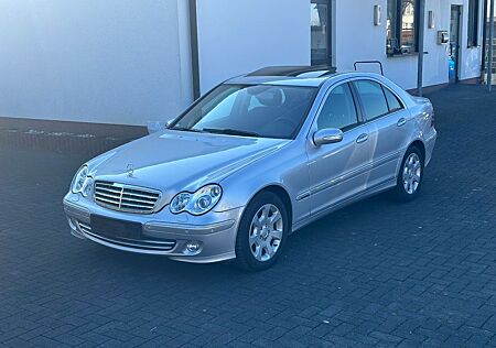 Mercedes-Benz C 180 Elegance-Xenon-Klima-AHK-1.Hand