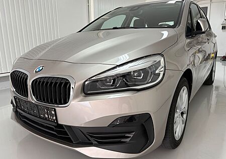 BMW 2er 225 xe Active Tourer /LED/Navi/Tempomat/DAB