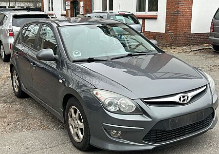 Hyundai i30 1.6 CRDi Blue Drive-66 kW FIFA WM Edition-